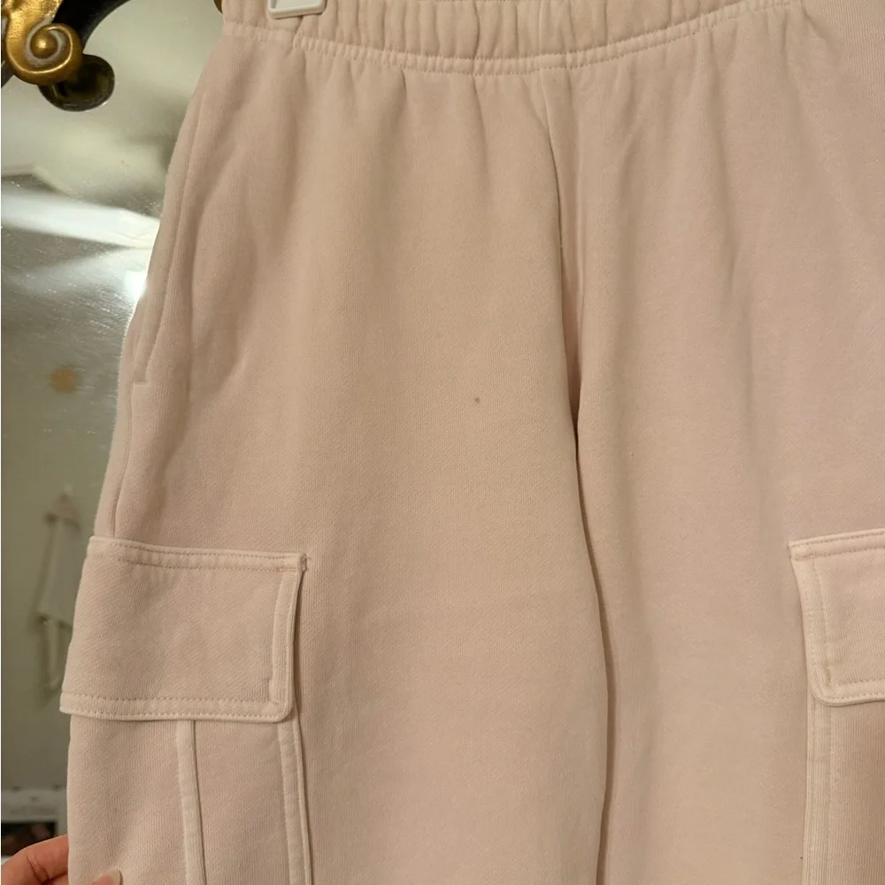 Aritzia TNA Cargo Sweatpants - Picture 5 of 6